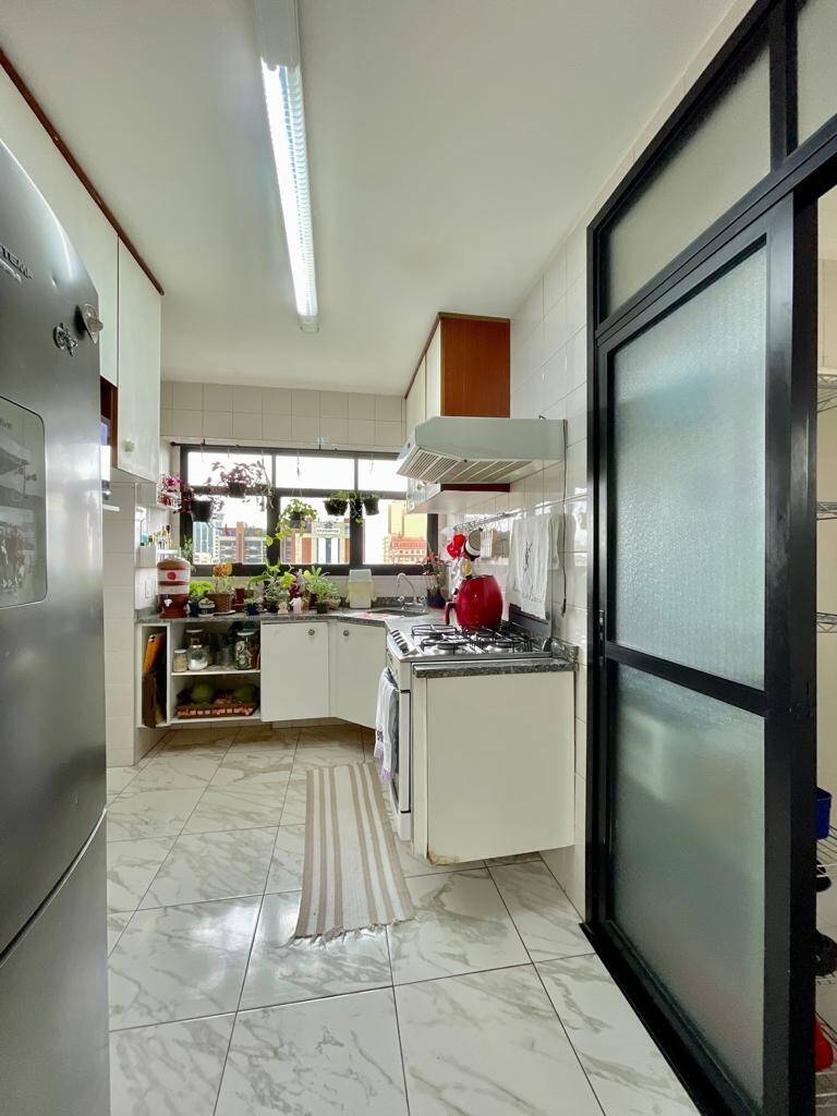 Apartamento à venda e aluguel com 3 quartos, 98m² - Foto 19